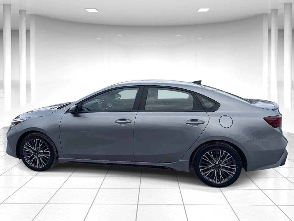 2023 Kia Forte - Image 9 of 21