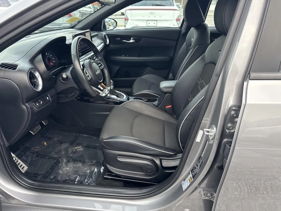 2023 Kia Forte - Image 19 of 21