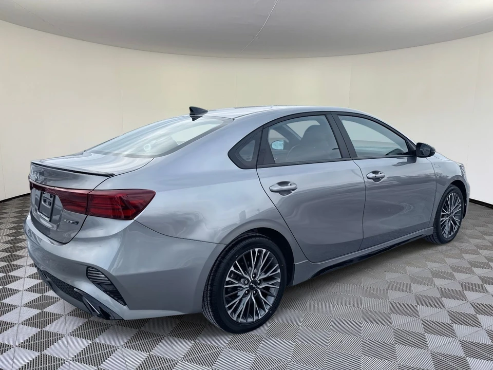 2023 Kia Forte - Image 3 of 21