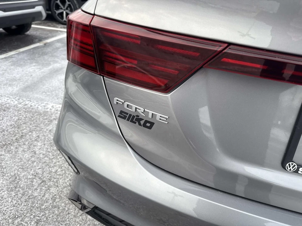 2023 Kia Forte - Image 5 of 21