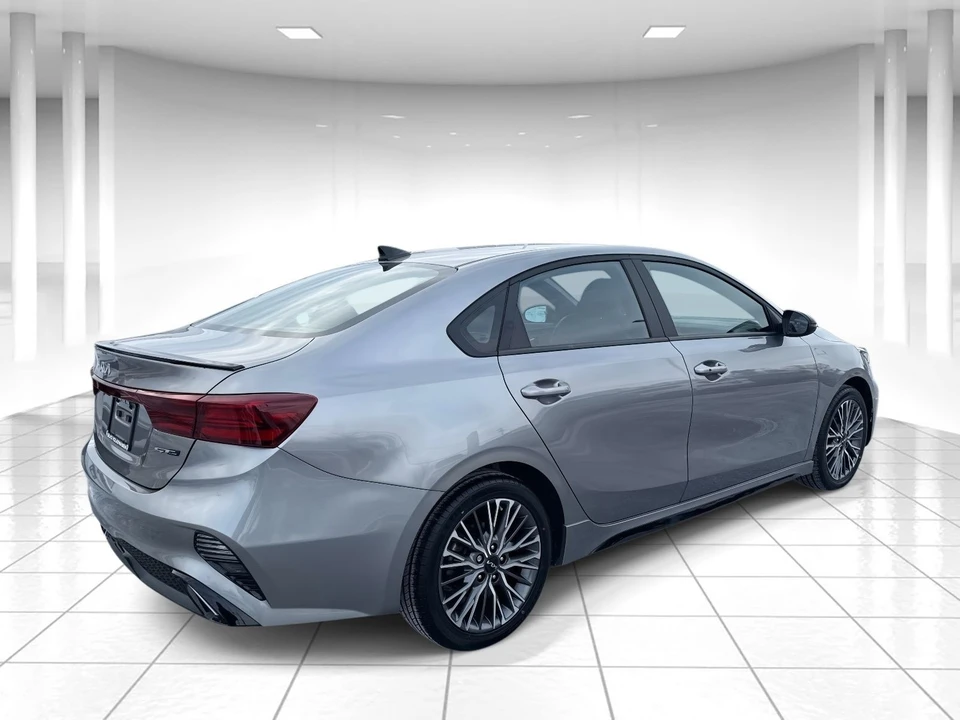 2023 Kia Forte - Image 3 of 21