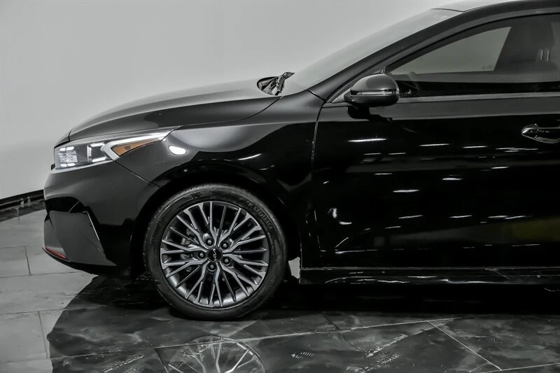 2023 Kia Forte - Image 6 of 21