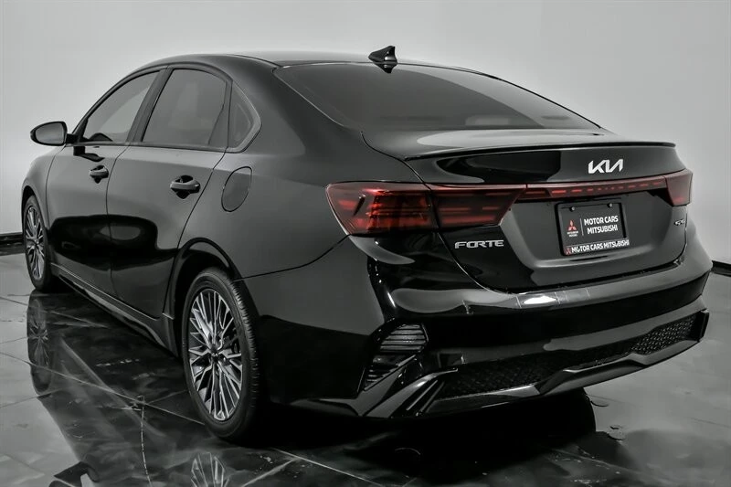 2023 Kia Forte - Image 9 of 21