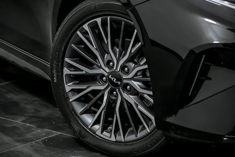 2023 Kia Forte - Image 3 of 21