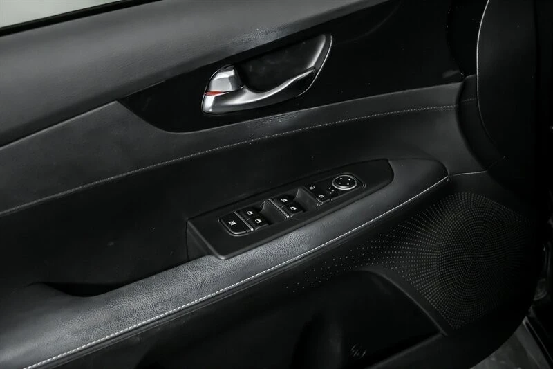 2023 Kia Forte - Image 17 of 21