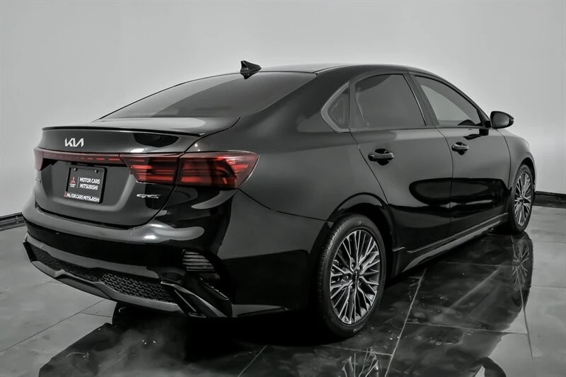 2023 Kia Forte - Image 11 of 21