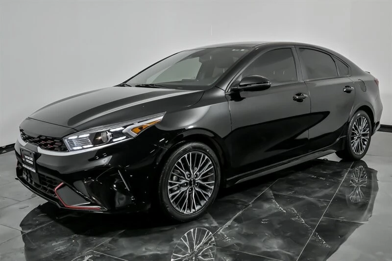2023 Kia Forte - Image 5 of 21