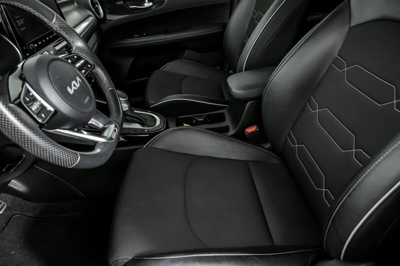 2023 Kia Forte - Image 19 of 21