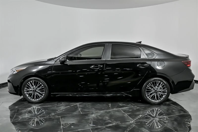 2023 Kia Forte - Image 7 of 21