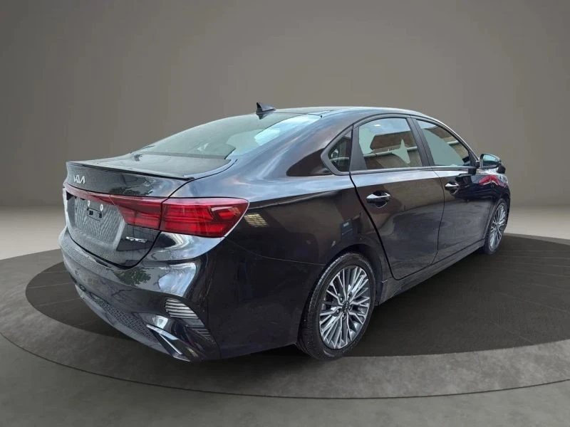 2023 Kia Forte - Image 5 of 12