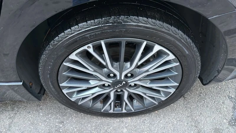 2023 Kia Forte - Image 9 of 12