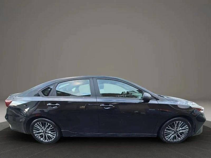 2023 Kia Forte - Image 4 of 12