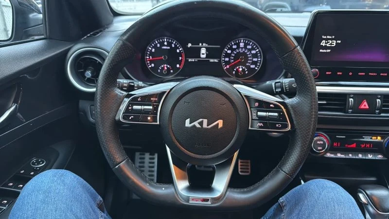 2023 Kia Forte - Image 10 of 12