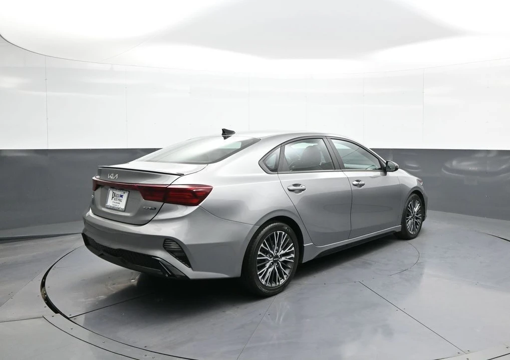 2023 Kia Forte - Image 6 of 21