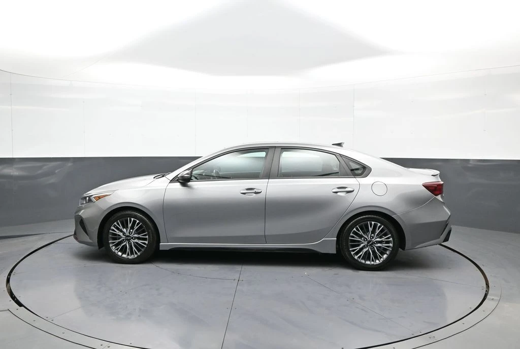 2023 Kia Forte - Image 9 of 21