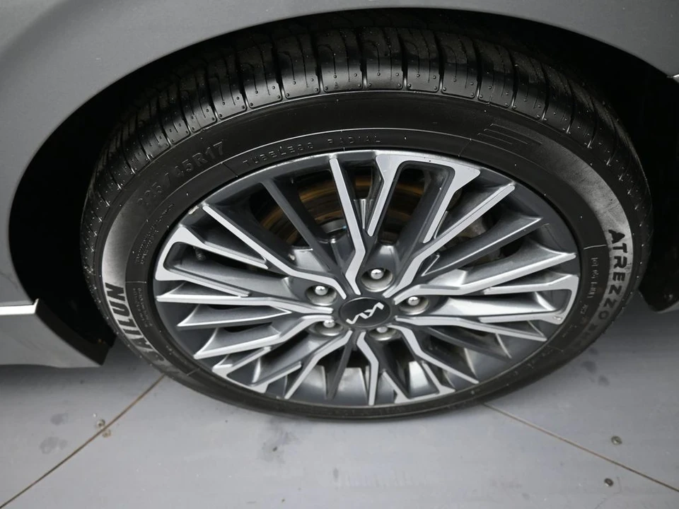 2023 Kia Forte - Image 15 of 21
