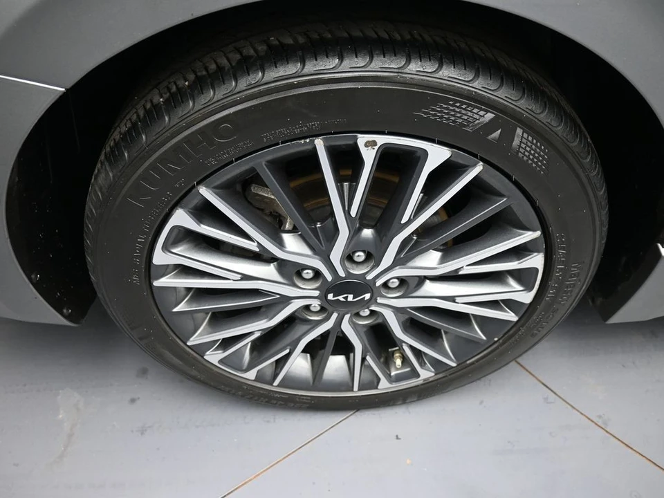 2023 Kia Forte - Image 12 of 21