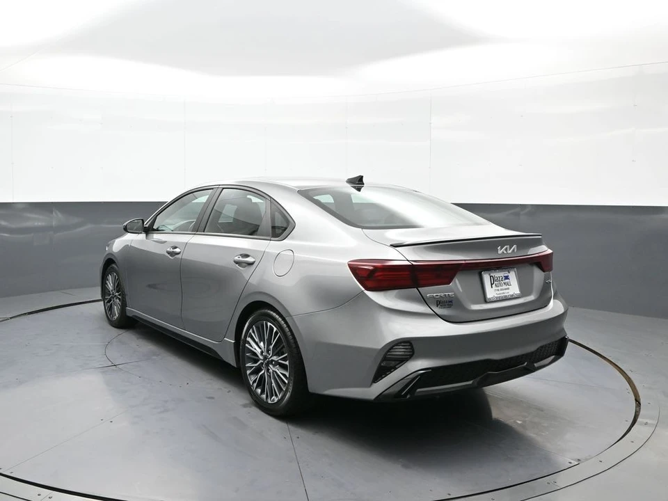 2023 Kia Forte - Image 8 of 21