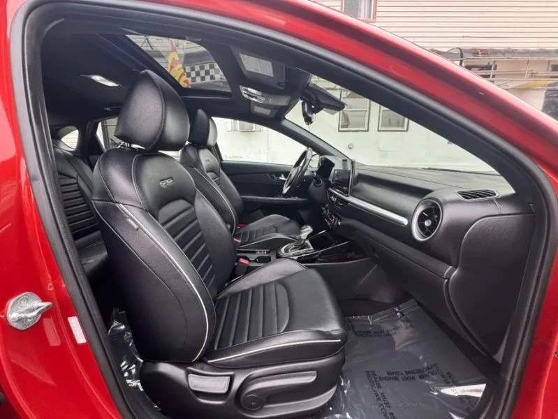 2023 Kia Forte - Image 10 of 12