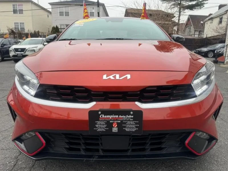 2023 Kia Forte - Image 5 of 12