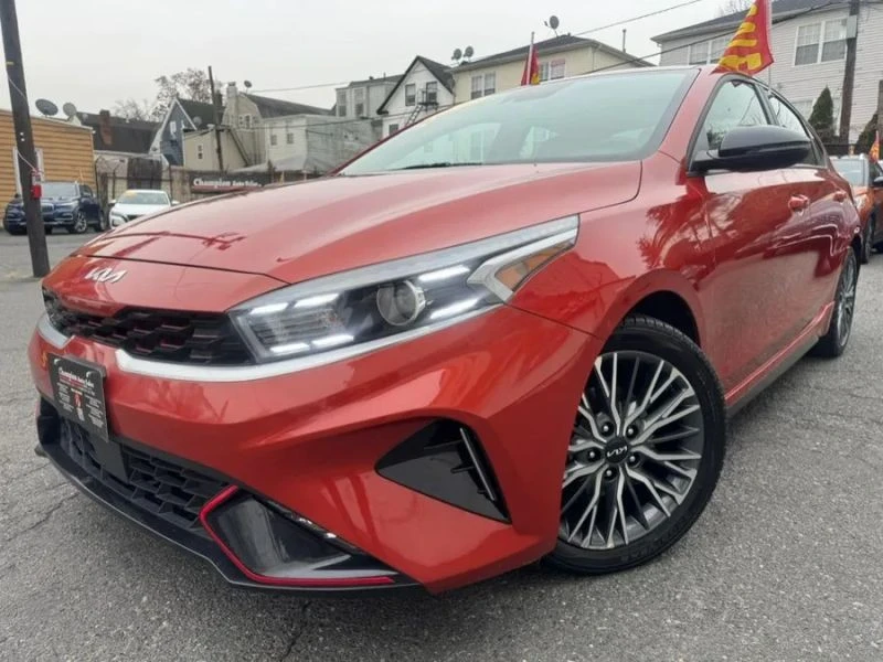 2023 Kia Forte - Image 2 of 12