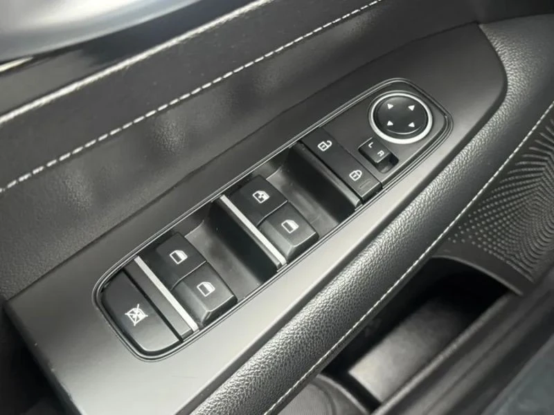 2023 Kia Forte - Image 7 of 12