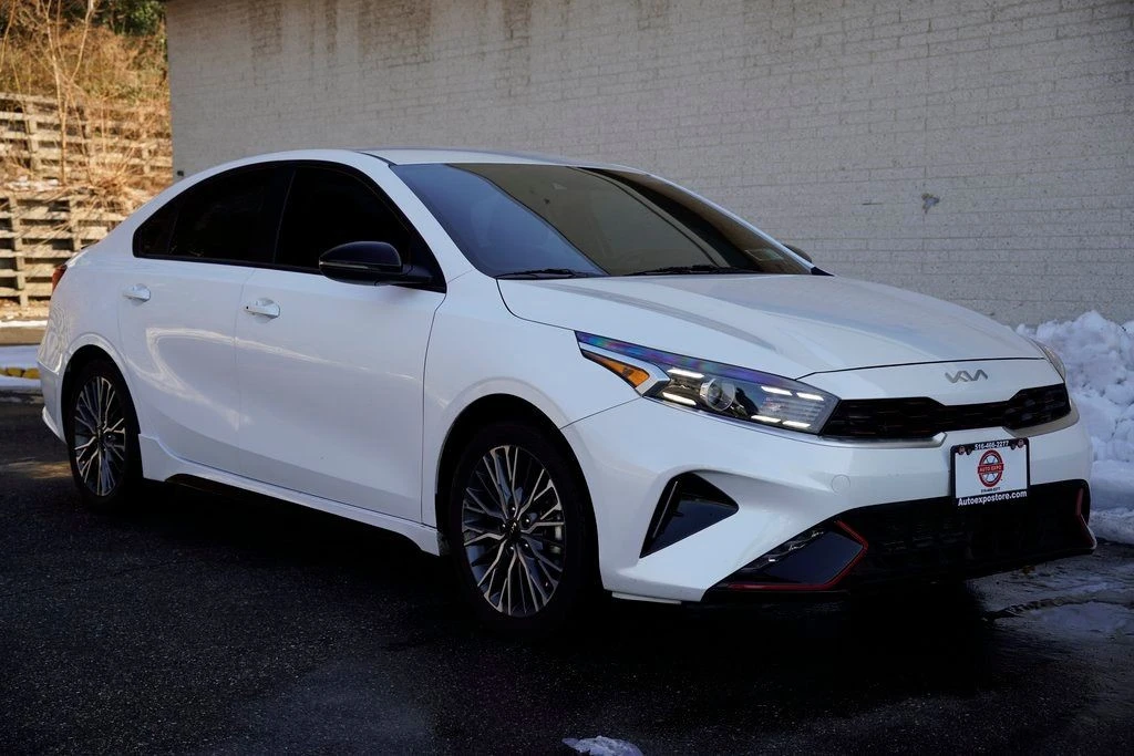 2023 Kia Forte - Image 9 of 12