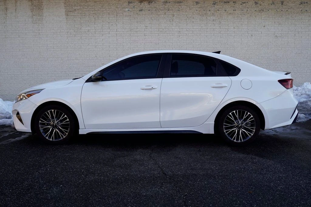 2023 Kia Forte - Image 3 of 12