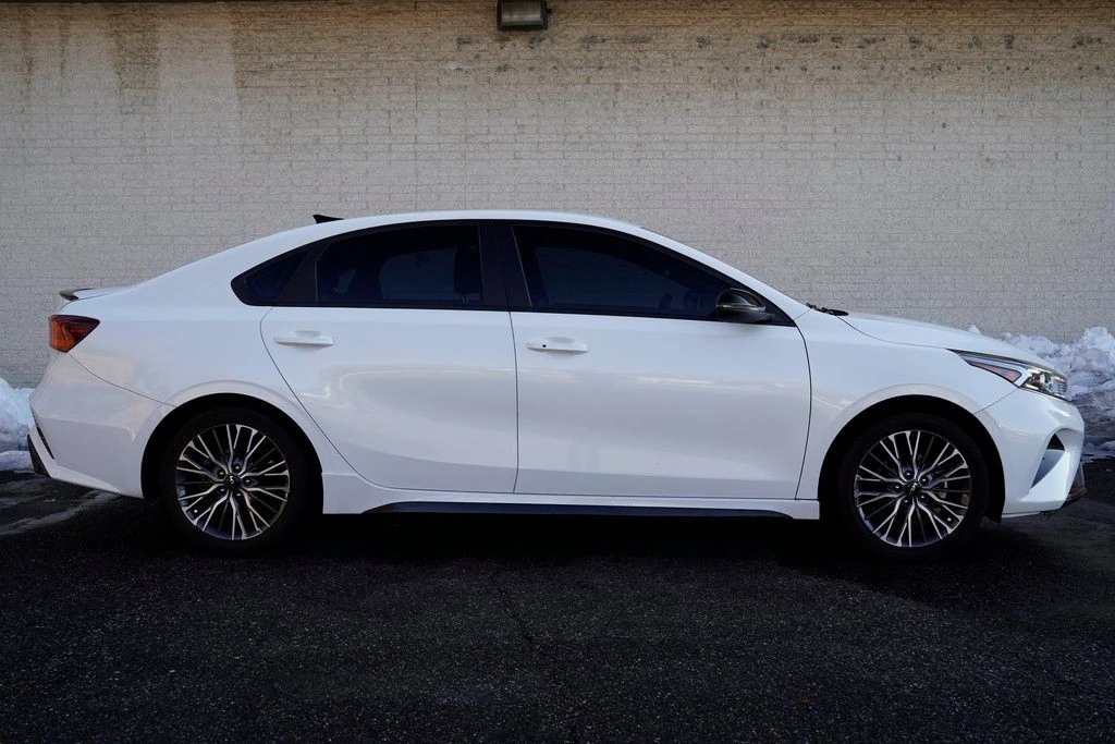 2023 Kia Forte - Image 8 of 12