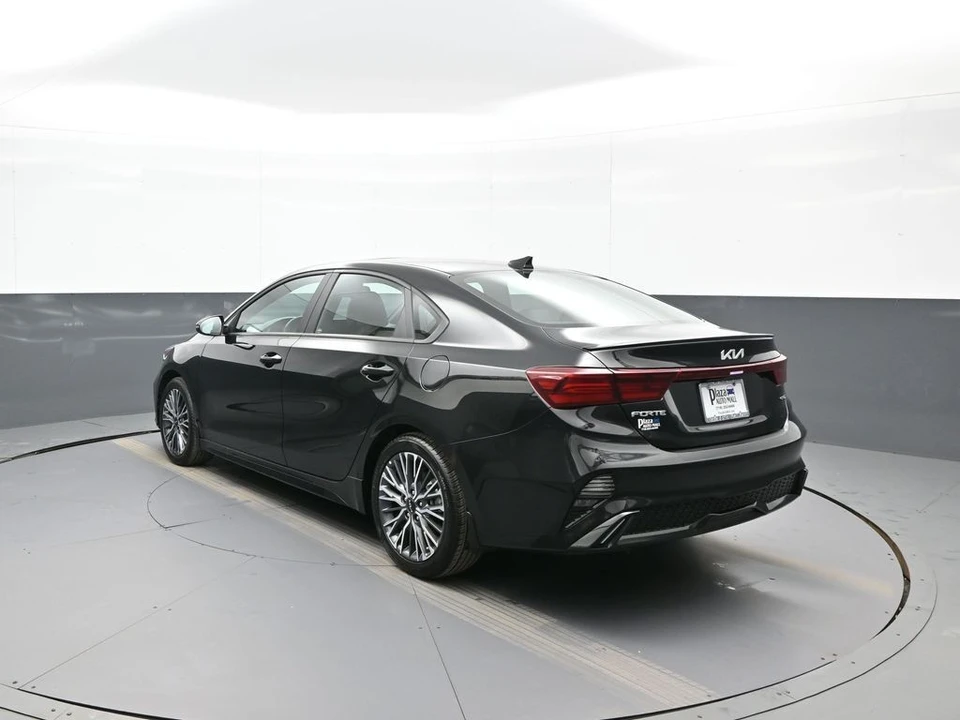 2023 Kia Forte - Image 8 of 12