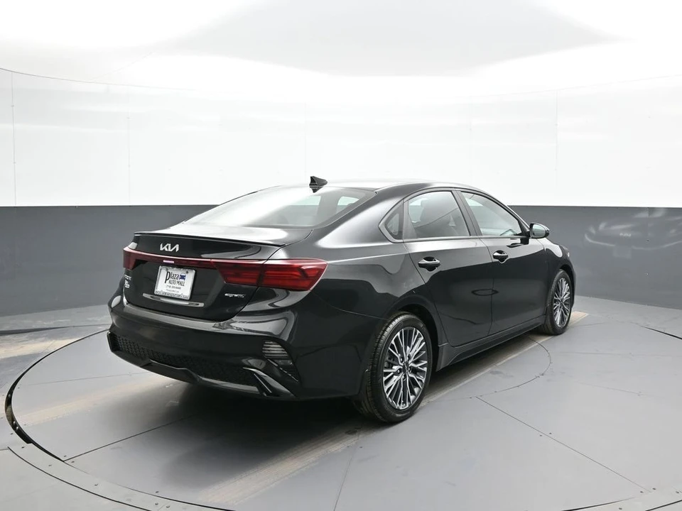 2023 Kia Forte - Image 6 of 12