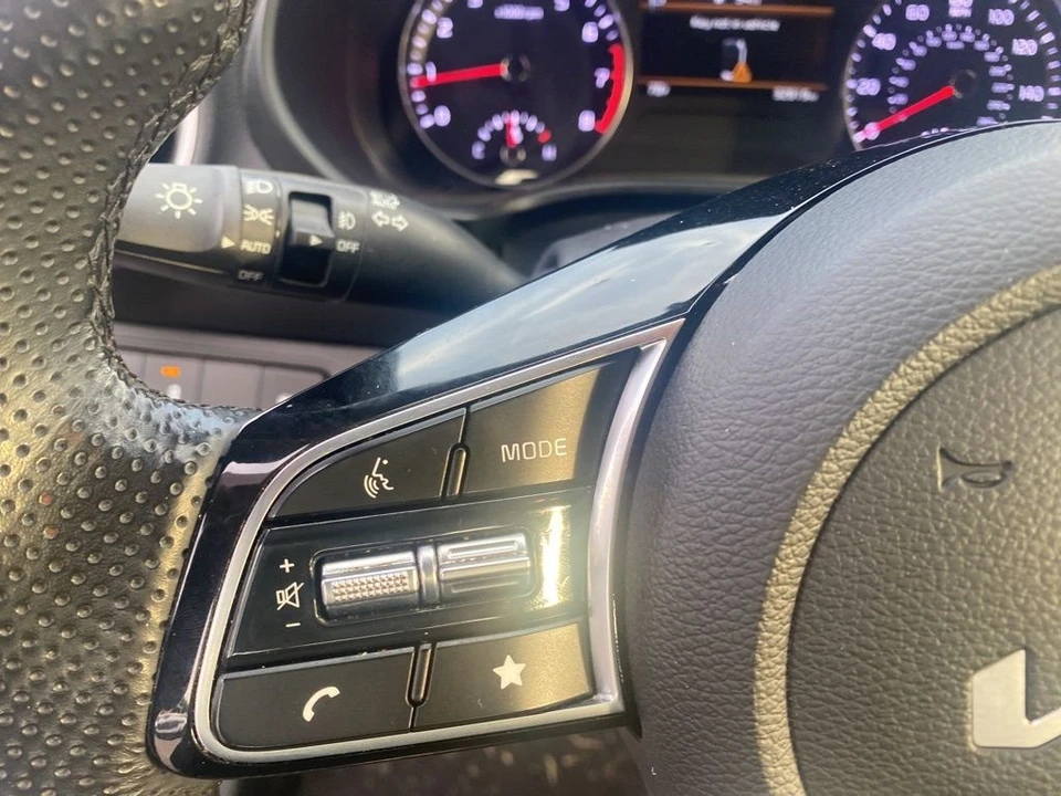 2023 Kia Forte - Image 6 of 12