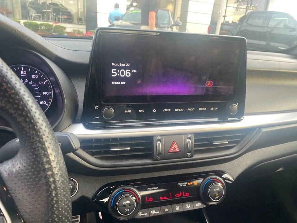 2023 Kia Forte - Image 9 of 12