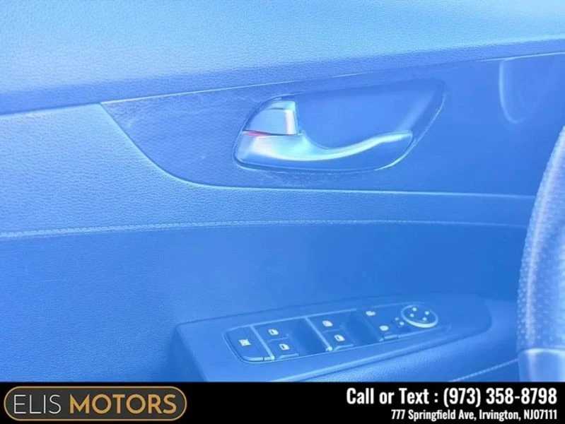 2023 Kia Forte - Image 10 of 12