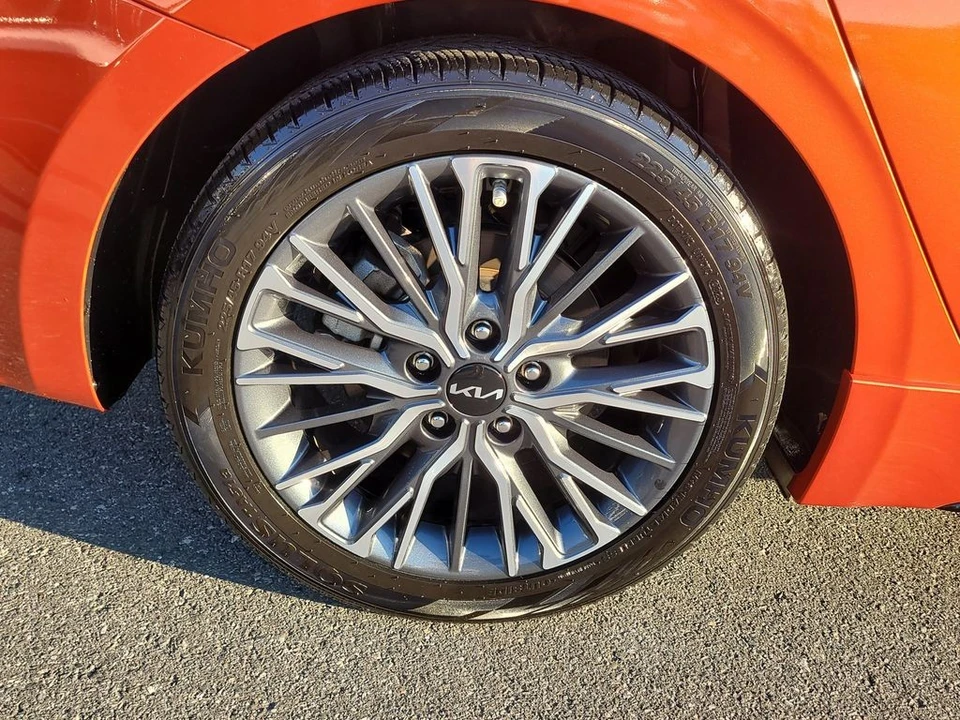 2023 Kia Forte - Image 5 of 12