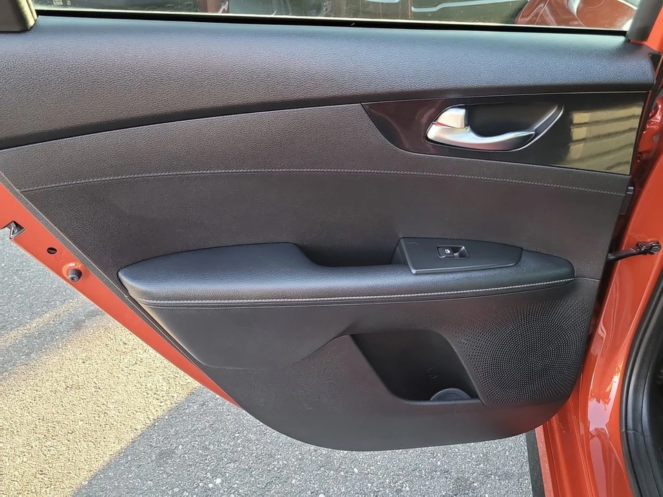 2023 Kia Forte - Image 9 of 12