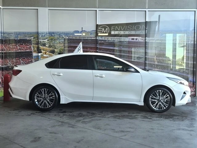 2023 Kia Forte - Image 4 of 12