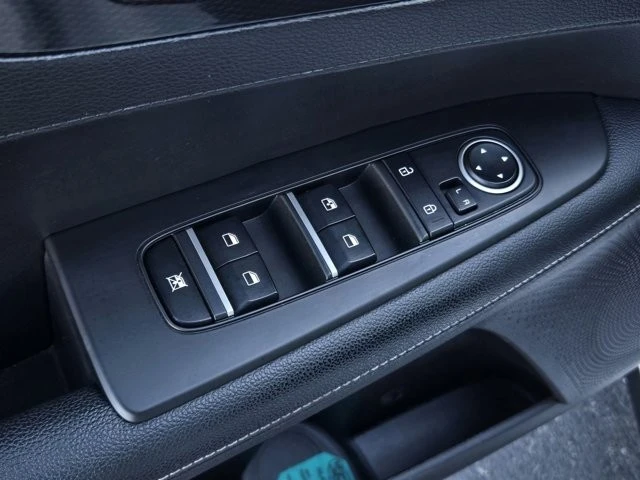 2023 Kia Forte - Image 9 of 12