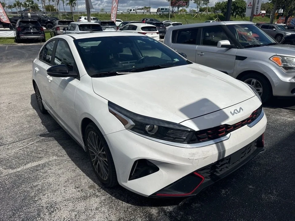 2023 Kia Forte - Image 3 of 7