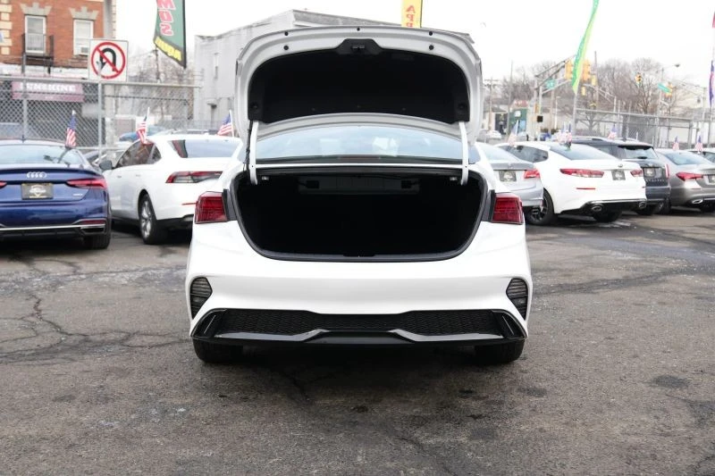 2023 Kia Forte - Image 7 of 12