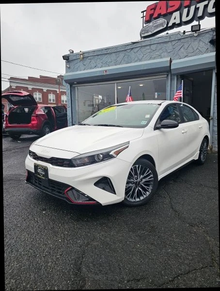 2023 Kia Forte - Image 4 of 12