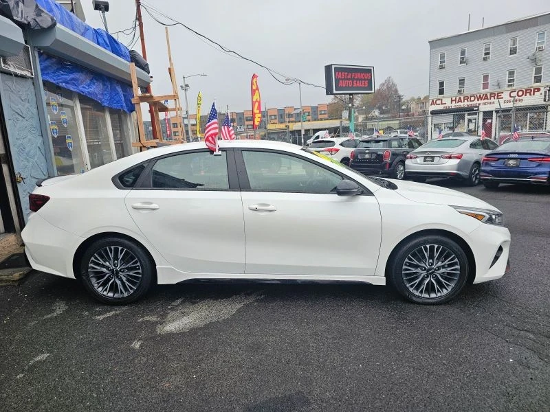 2023 Kia Forte - Image 3 of 12