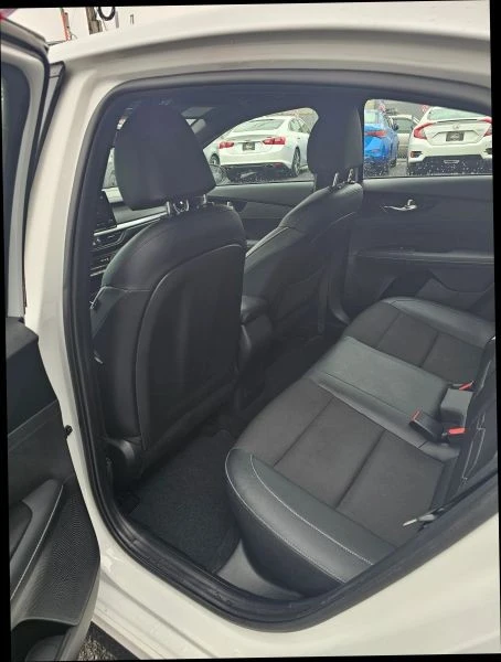 2023 Kia Forte - Image 7 of 12