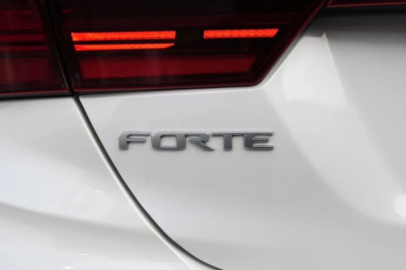 2023 Kia Forte - Image 9 of 12