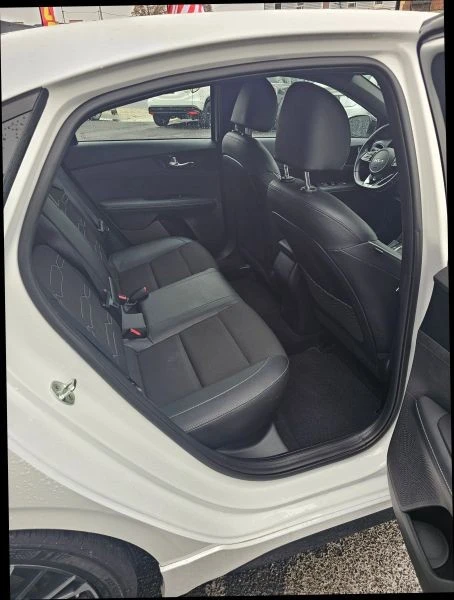 2023 Kia Forte - Image 9 of 12