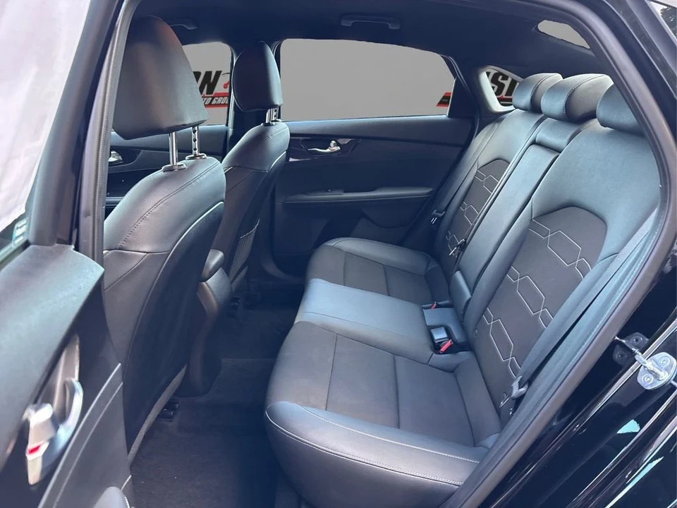 2023 Kia Forte - Image 10 of 12