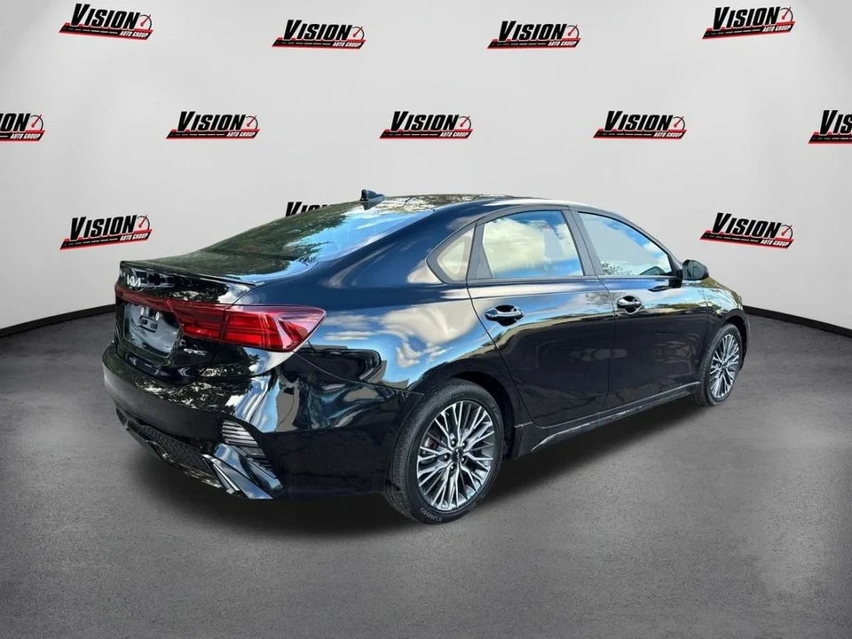 2023 Kia Forte - Image 5 of 12