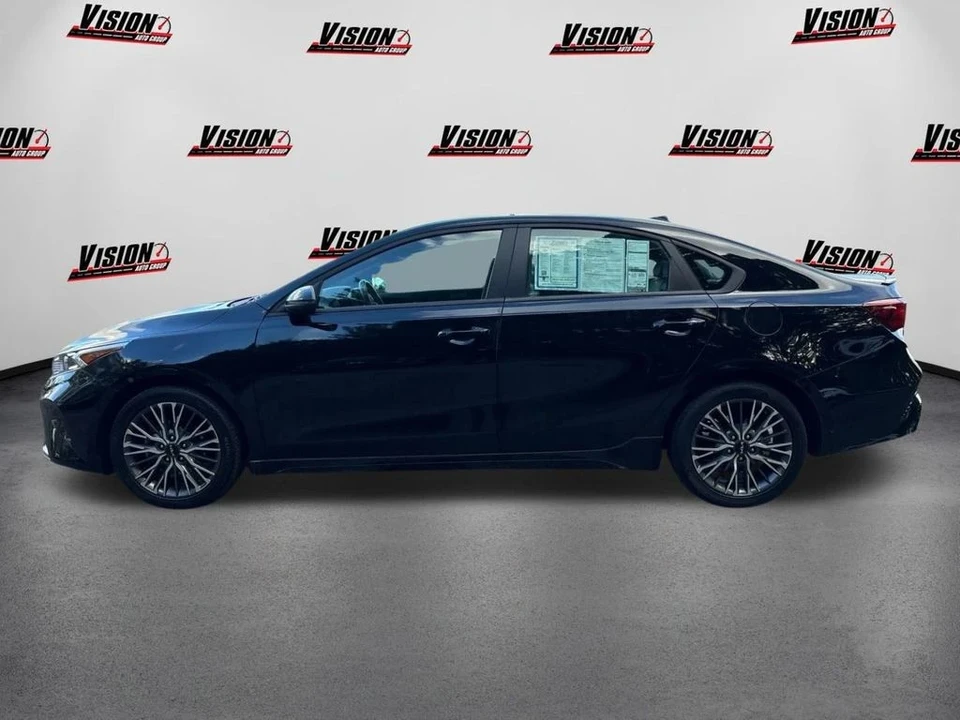 2023 Kia Forte - Image 8 of 12