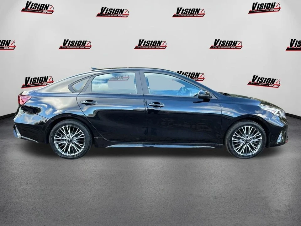 2023 Kia Forte - Image 4 of 12