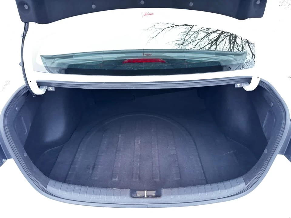 2023 Kia Forte - Image 8 of 19